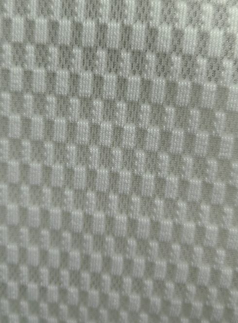 Wie hoch ist die erwartete Lebensdauer von verschleißfestem Jacquard-Polyestergewebe für verschiedene Polsteranwendungen?